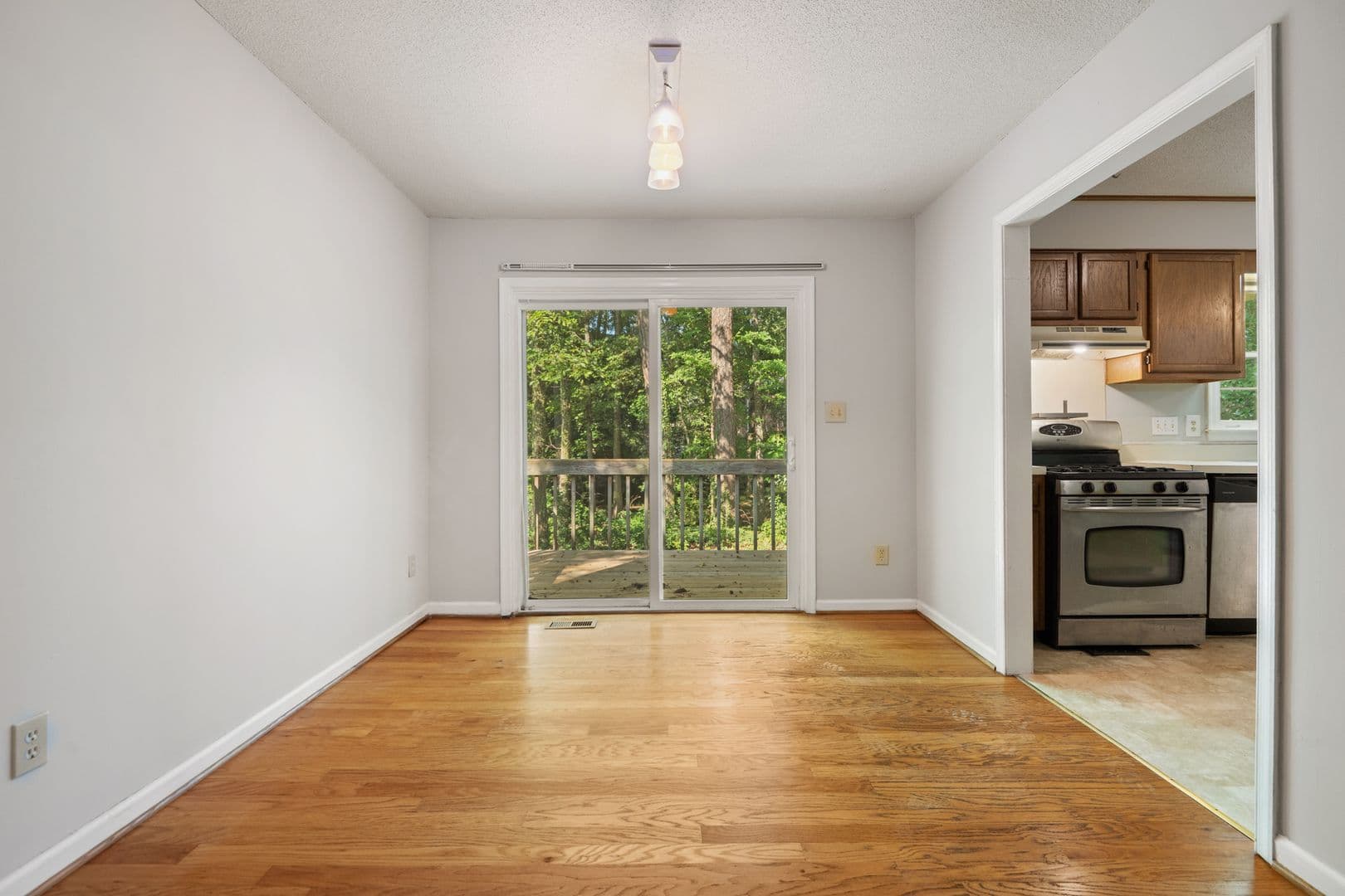 Durham House: 3302 Lassiter St