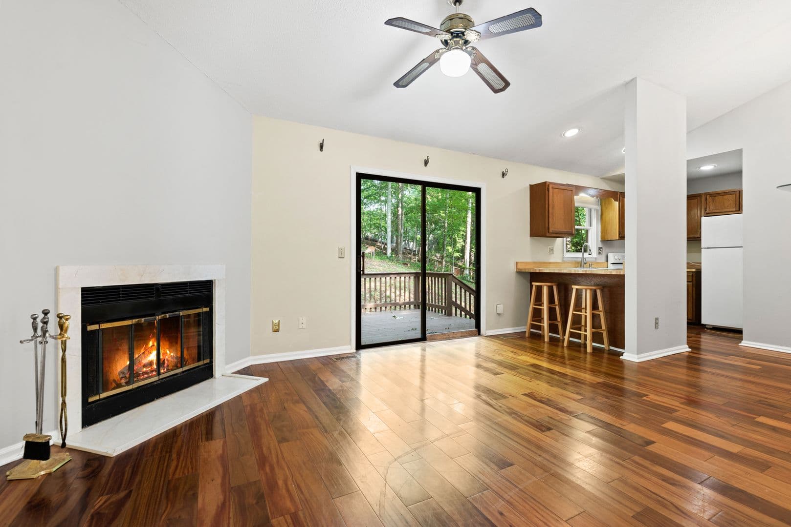 Raleigh House: 7833 Foxwood Dr