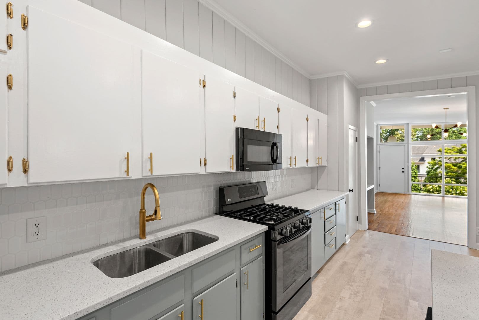 Raleigh Apartment: 2703 Ashland St