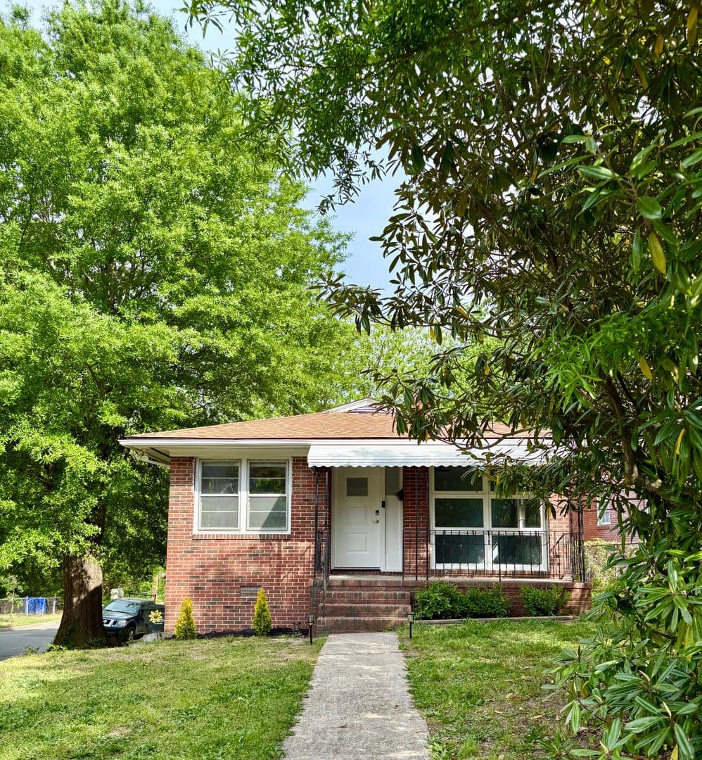 Durham House: 1403 Lincoln St