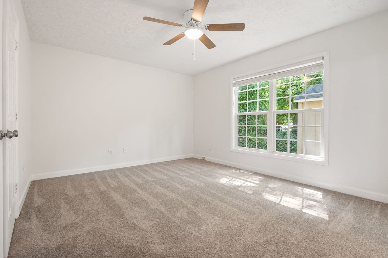 Raleigh House: 1420 E Lane St