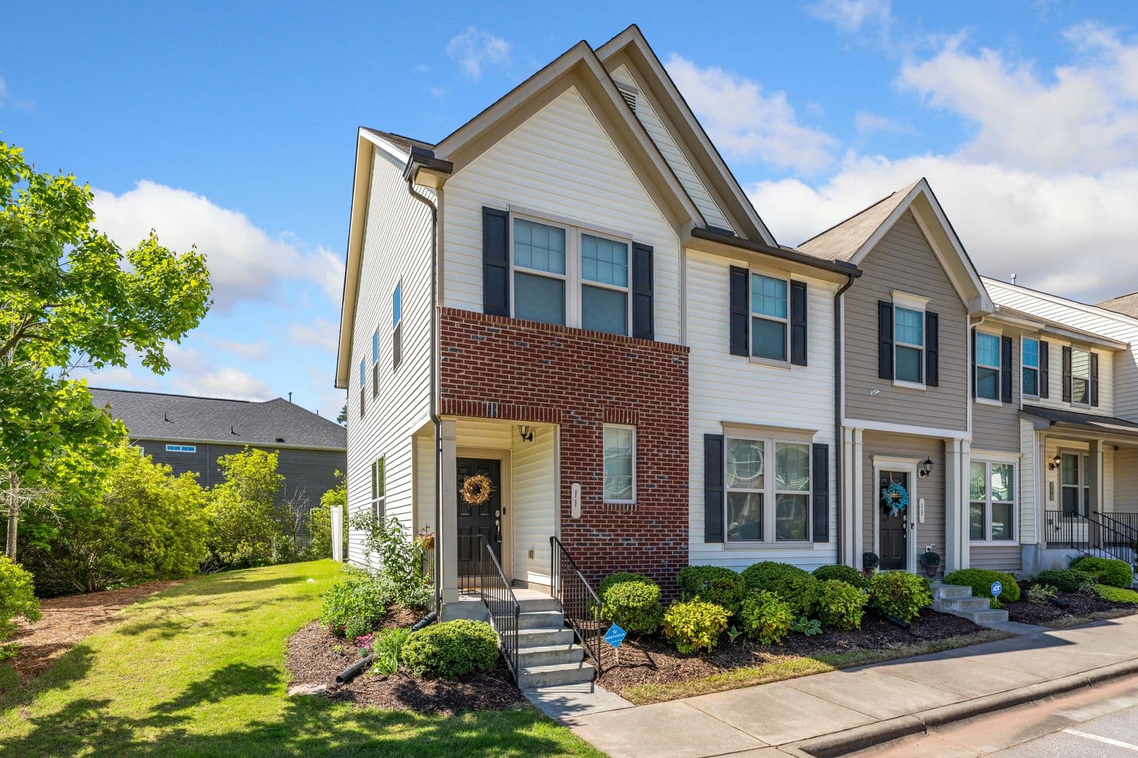 Durham House: 11 Moss Grove Ln