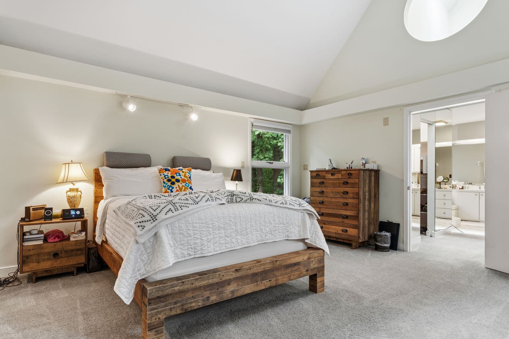 Durham House: 3628 Carlisle Dr