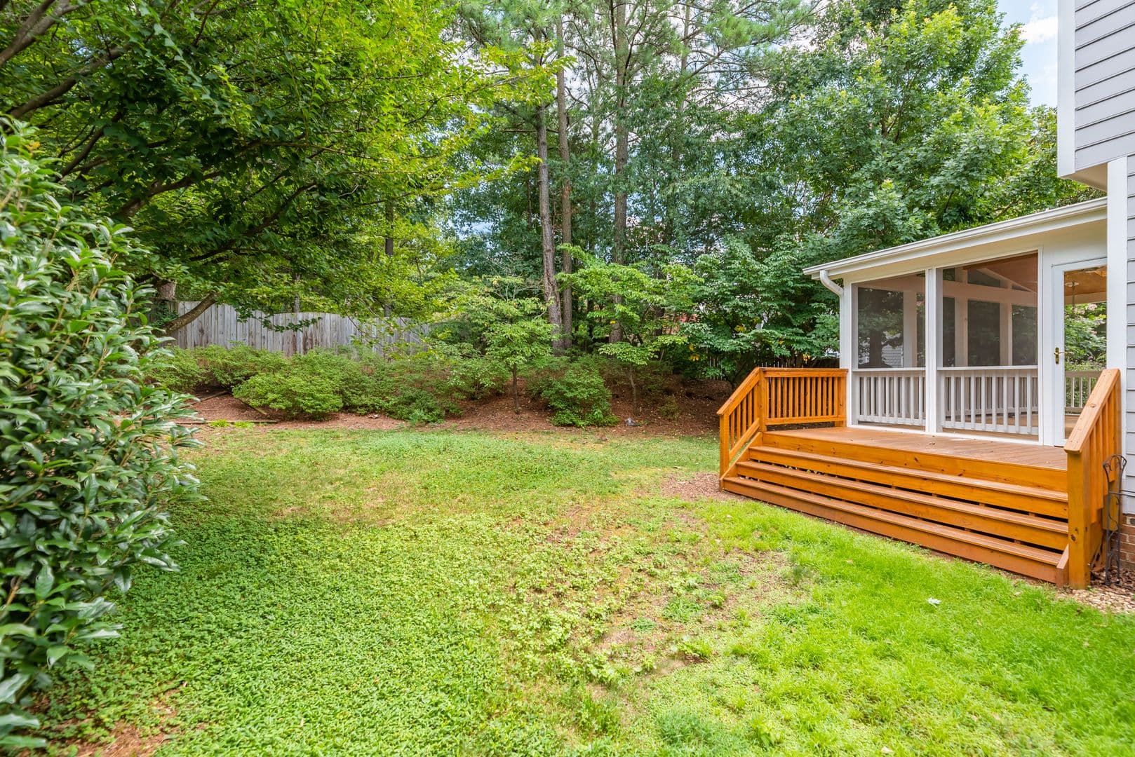 Raleigh House: 5912 Knollrock Dr