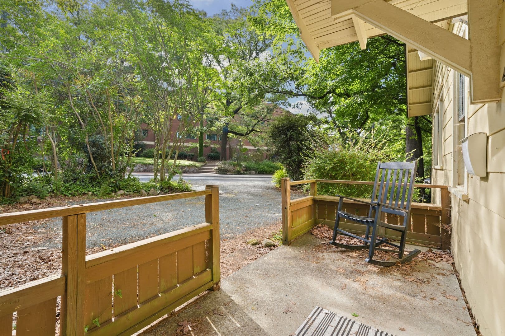 Chapel Hill House: 404 Pittsboro St