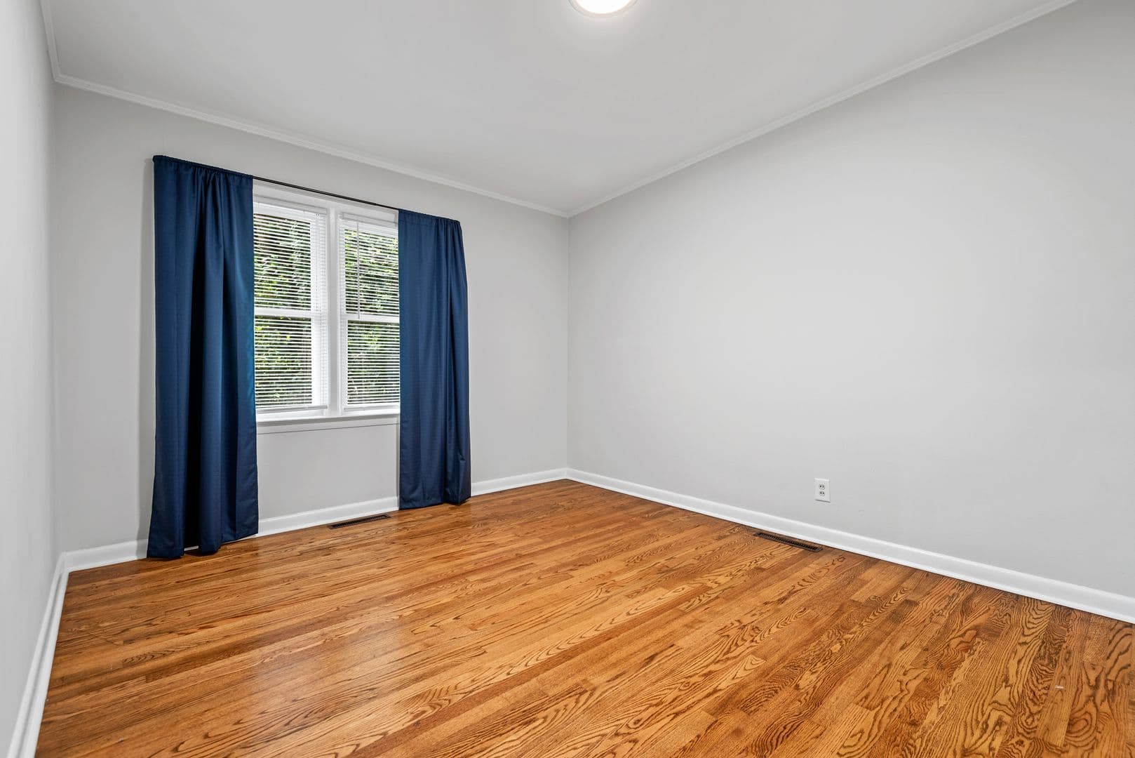 Raleigh Apartment: 2703 Ashland St