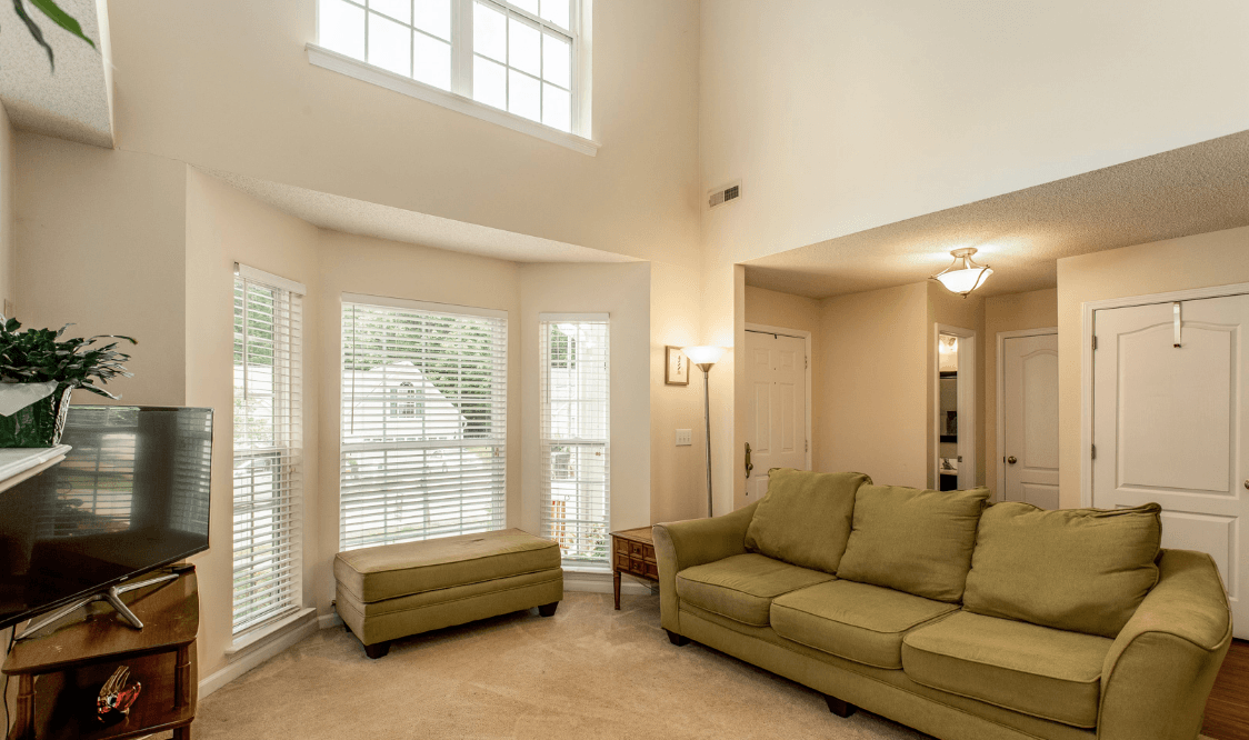 Raleigh House: 9215 Erinsbrook Dr