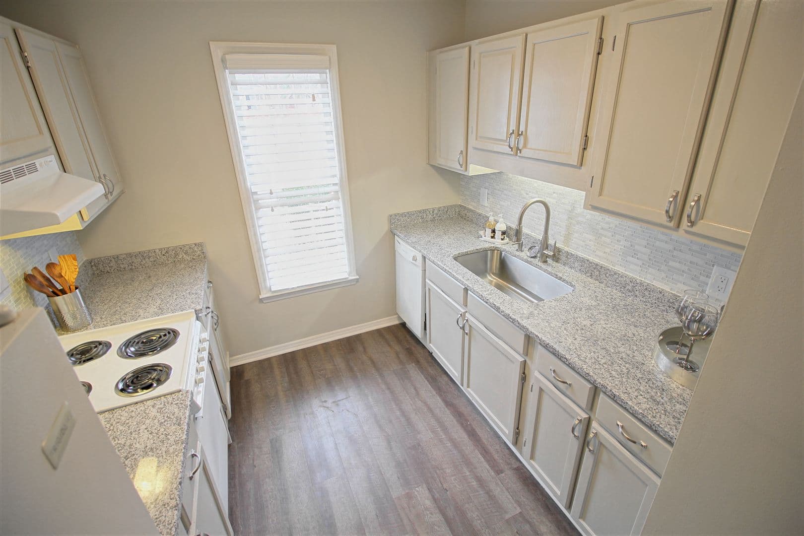 Raleigh Apartment: Pinna Ct and Hammock Pl