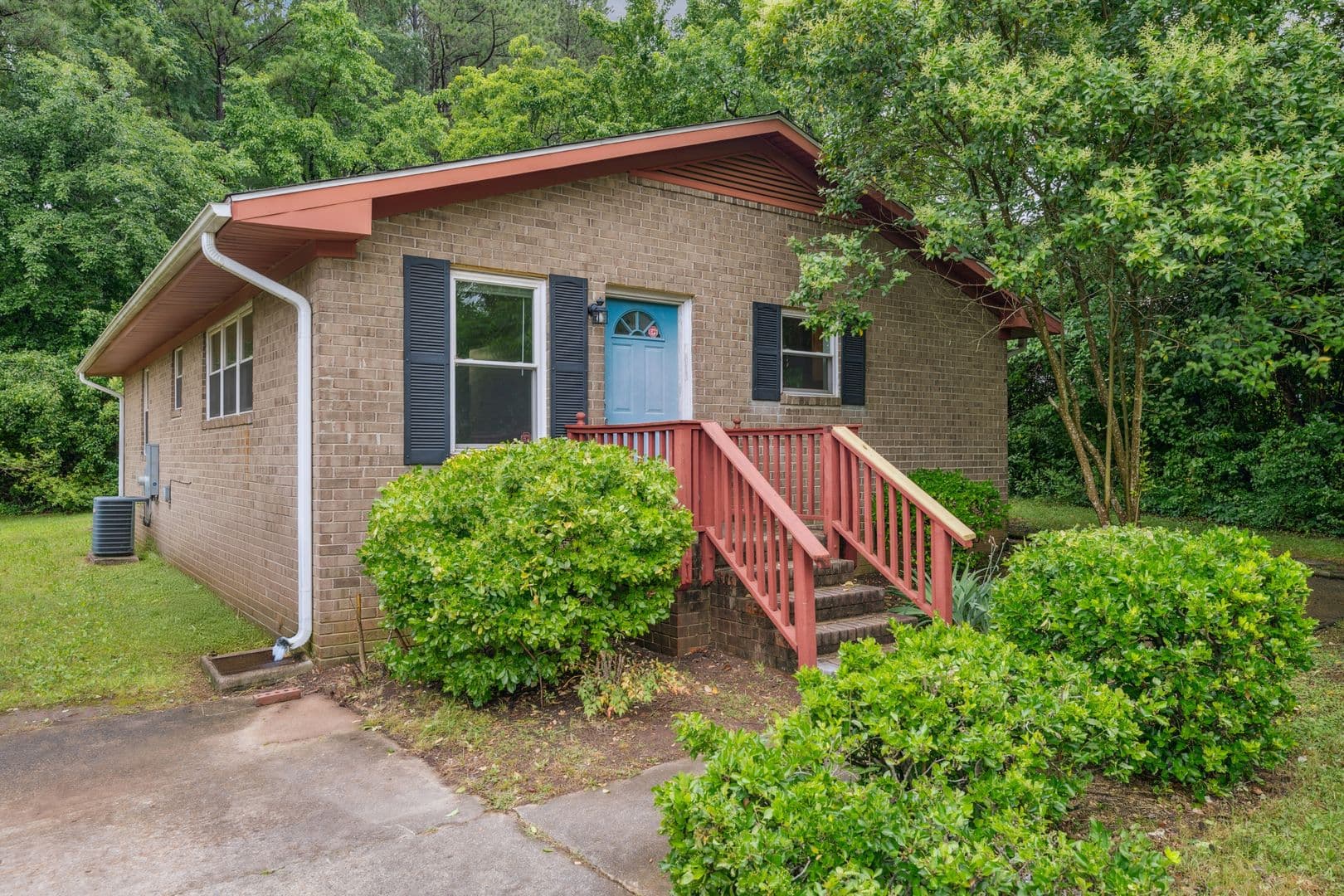 Durham House: 4 Zepher Pl