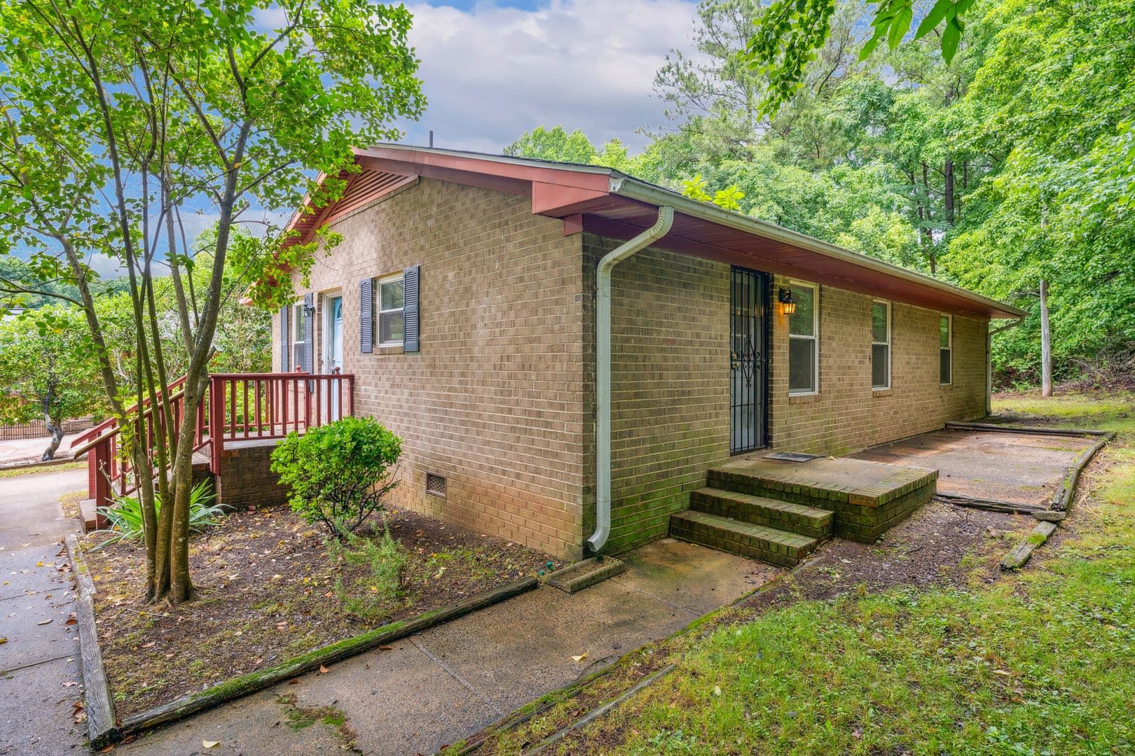 Durham House: 4 Zepher Pl