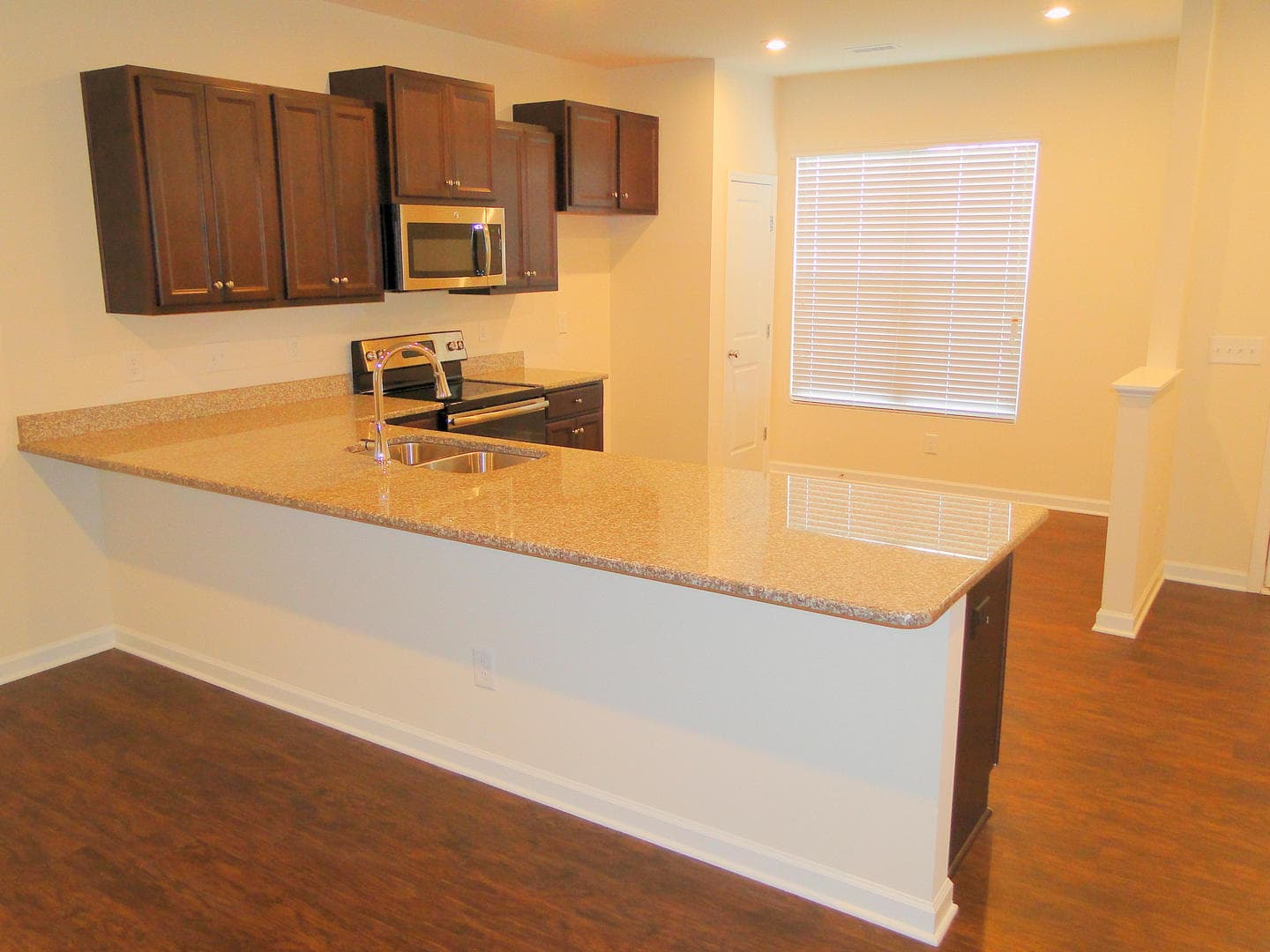 Raleigh House: 8814 Commons Townes Dr