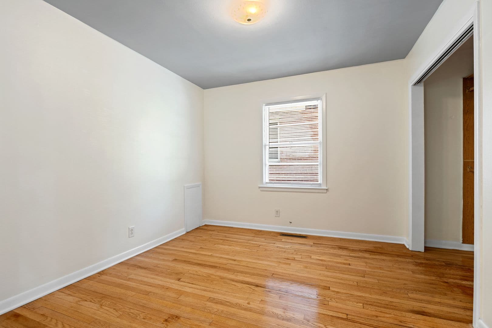 Durham House: 1403 Lincoln St