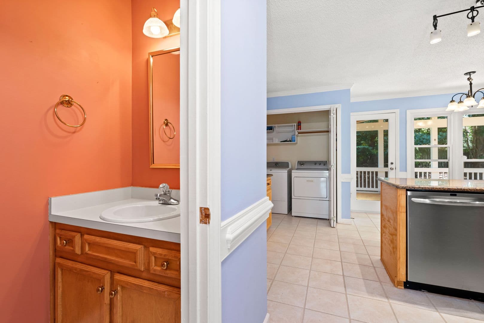 Raleigh House: 5912 Knollrock Dr