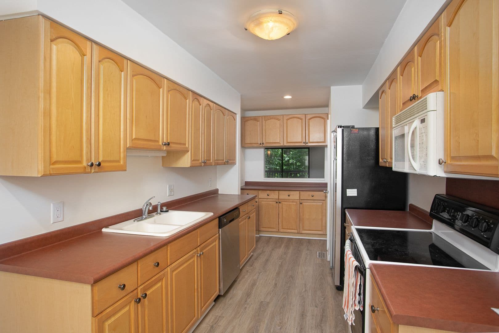Chapel Hill House: 128 Ridge Trl
