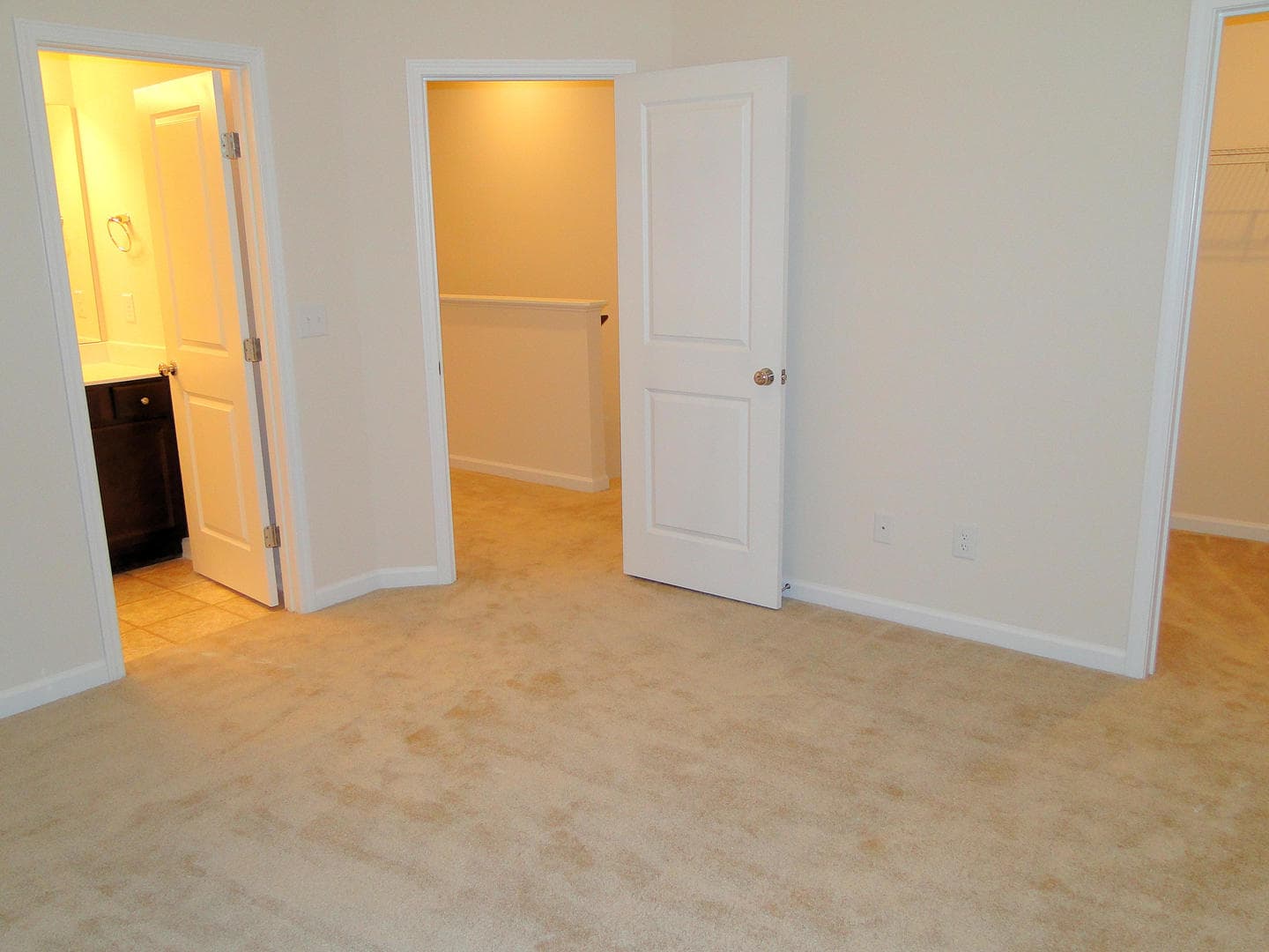 Raleigh House: 8814 Commons Townes Dr