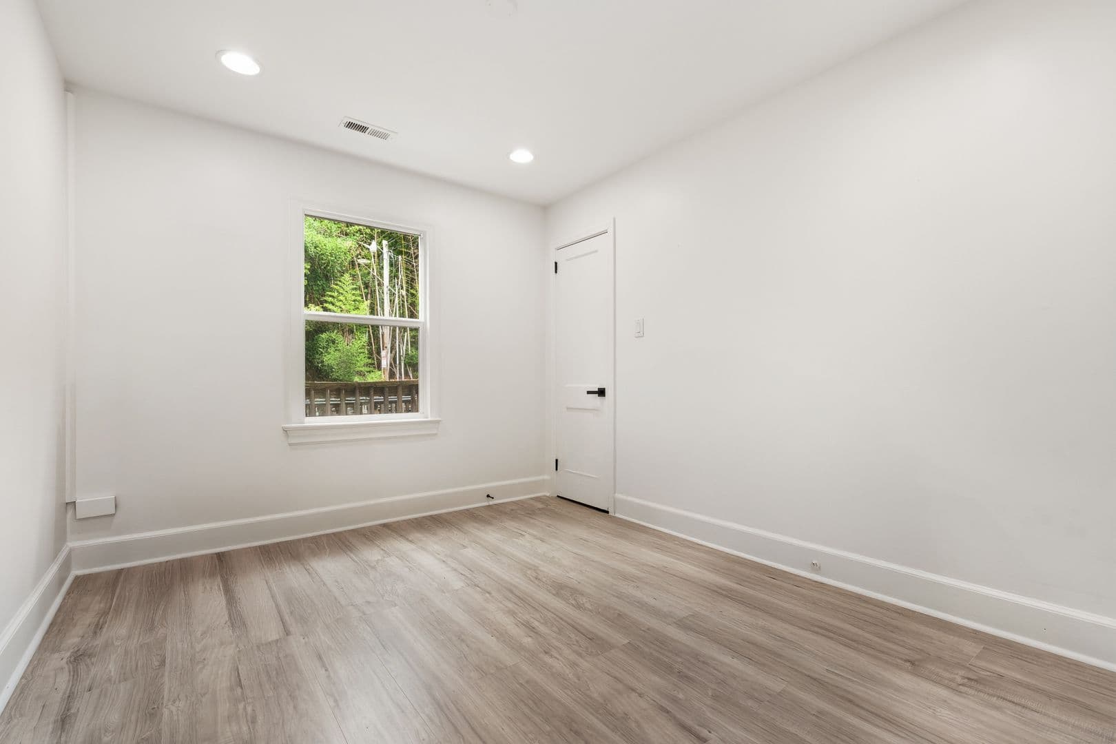 Chapel Hill House: 215 N Columbia St