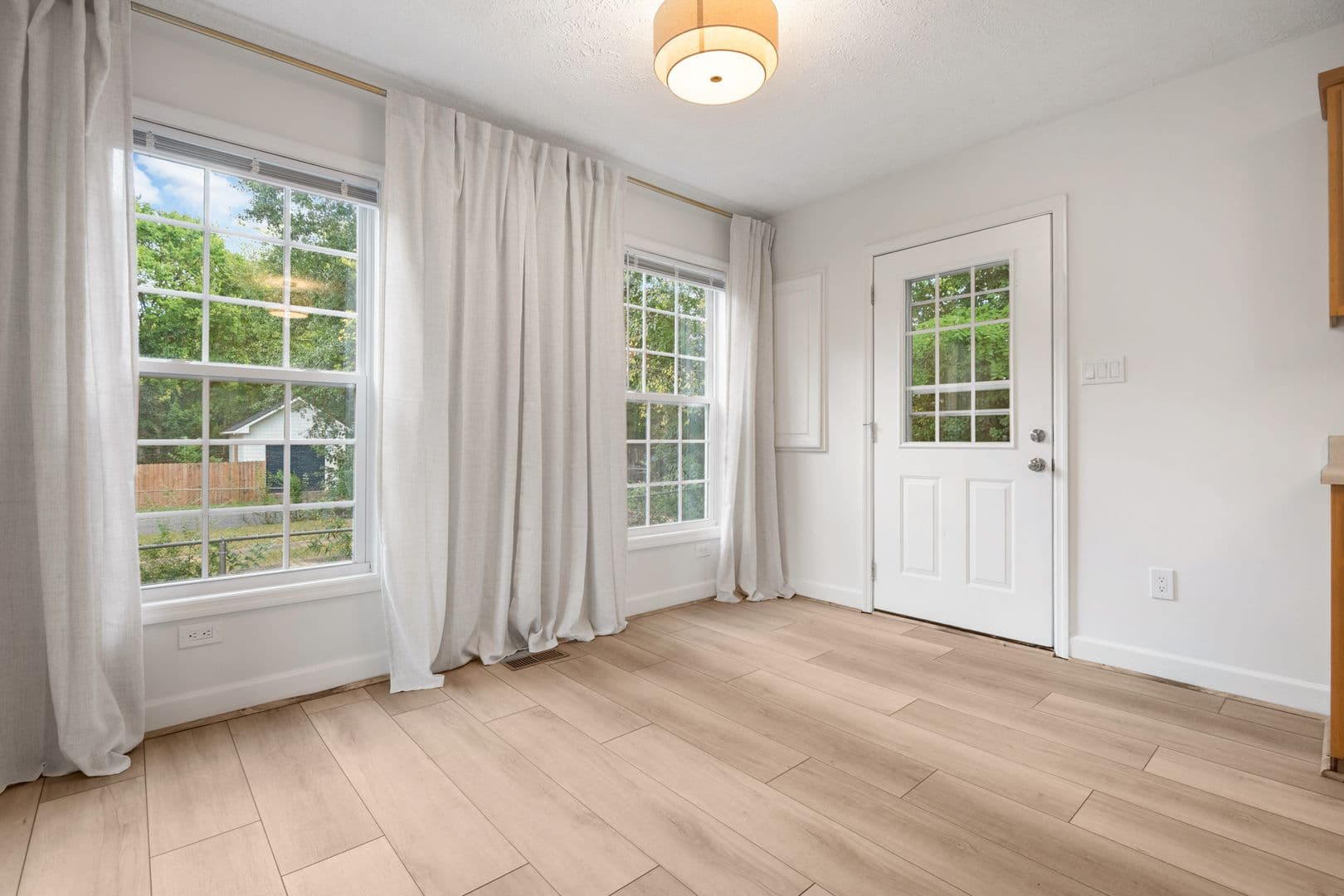 Raleigh House: 1420 E Lane St