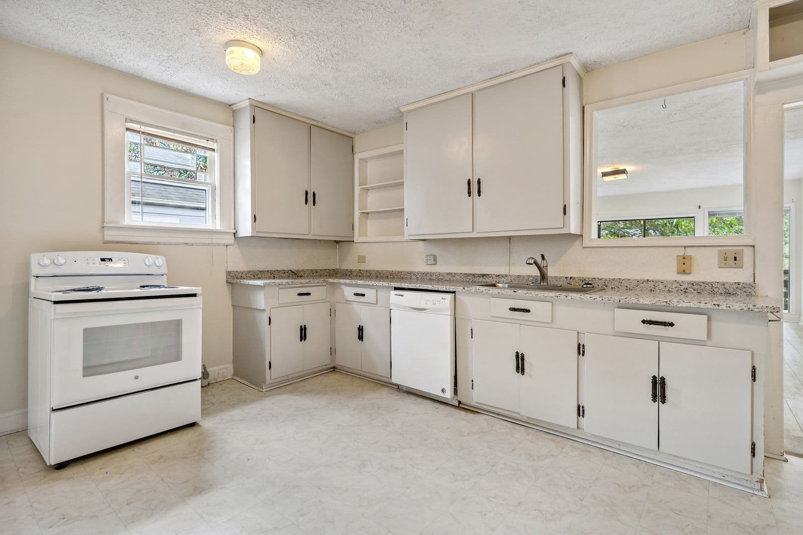 Durham House: 2915 University Dr