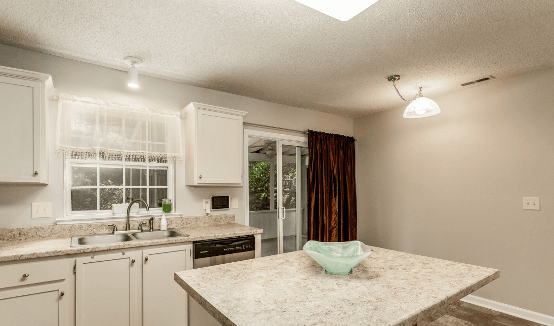 Raleigh House: 9215 Erinsbrook Dr