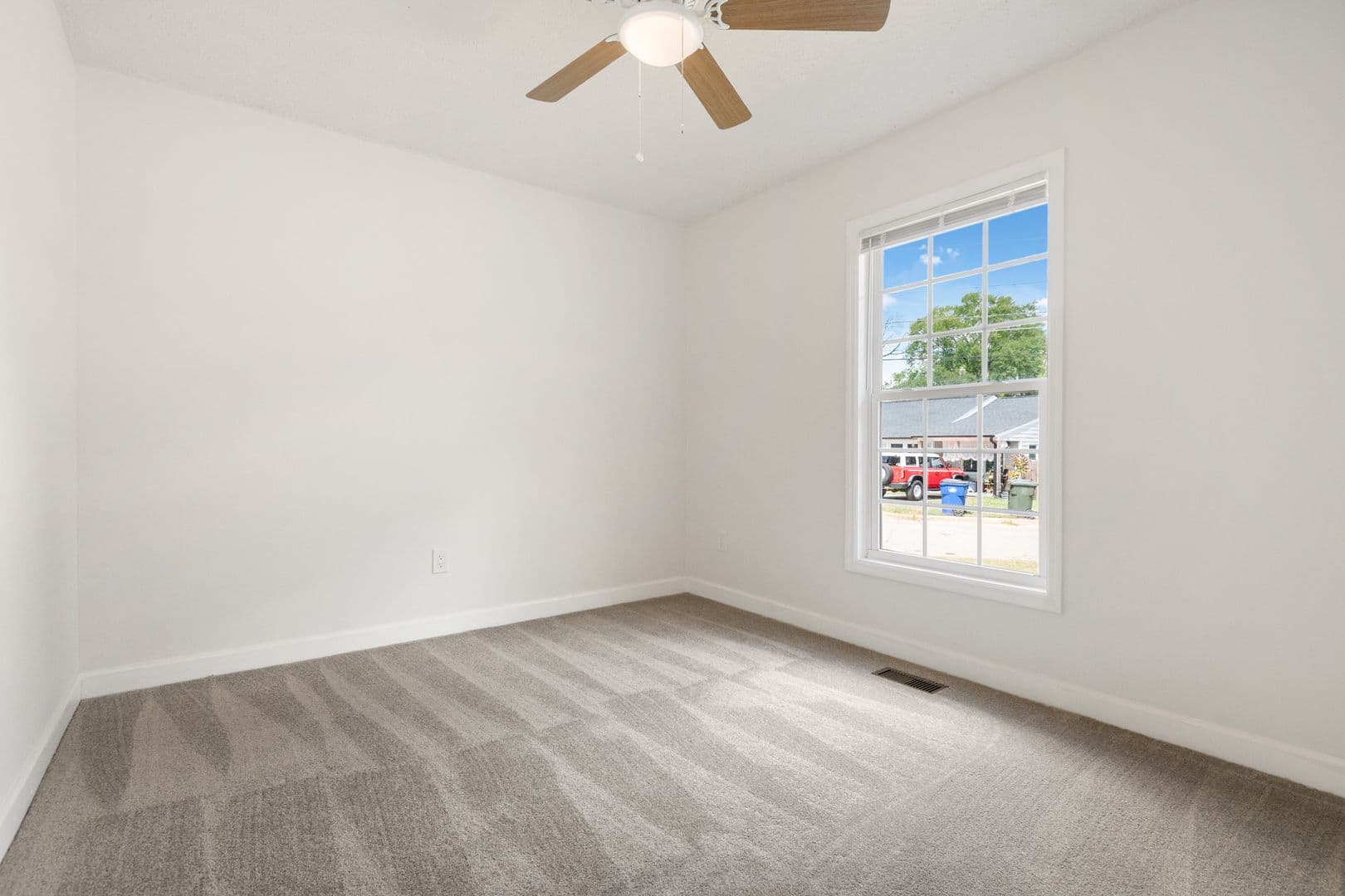 Raleigh House: 1420 E Lane St