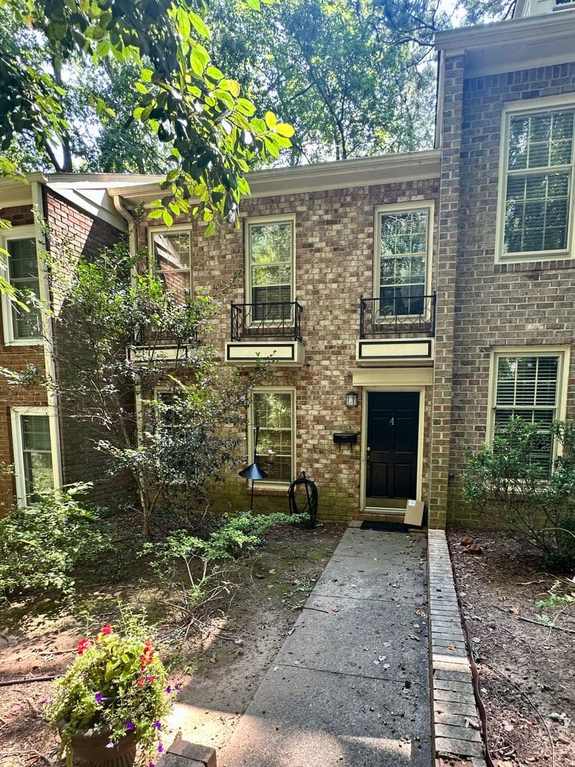 Chapel Hill House: 409 Smith Ave