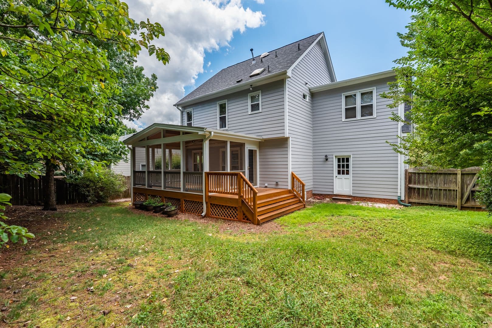 Raleigh House: 5912 Knollrock Dr