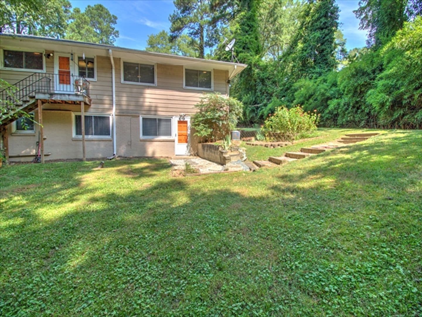 Chapel Hill Apartment: 113 Purefoy Rd