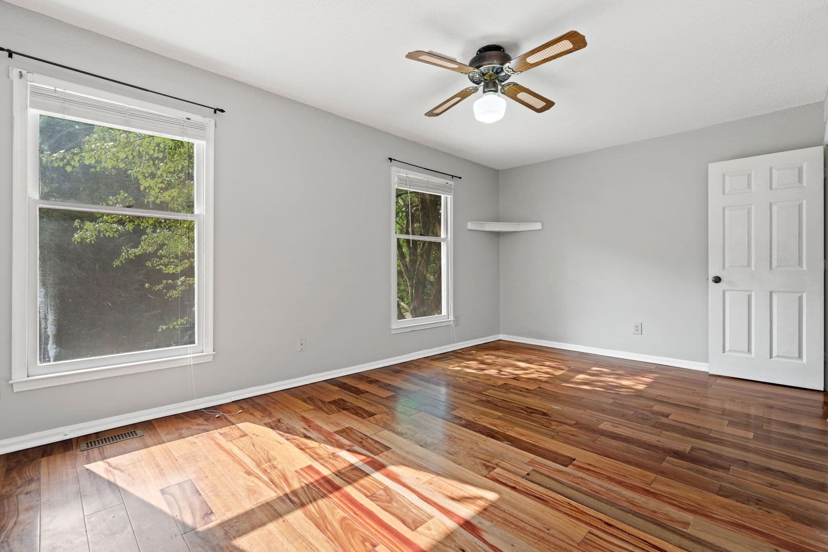 Raleigh House: 7833 Foxwood Dr