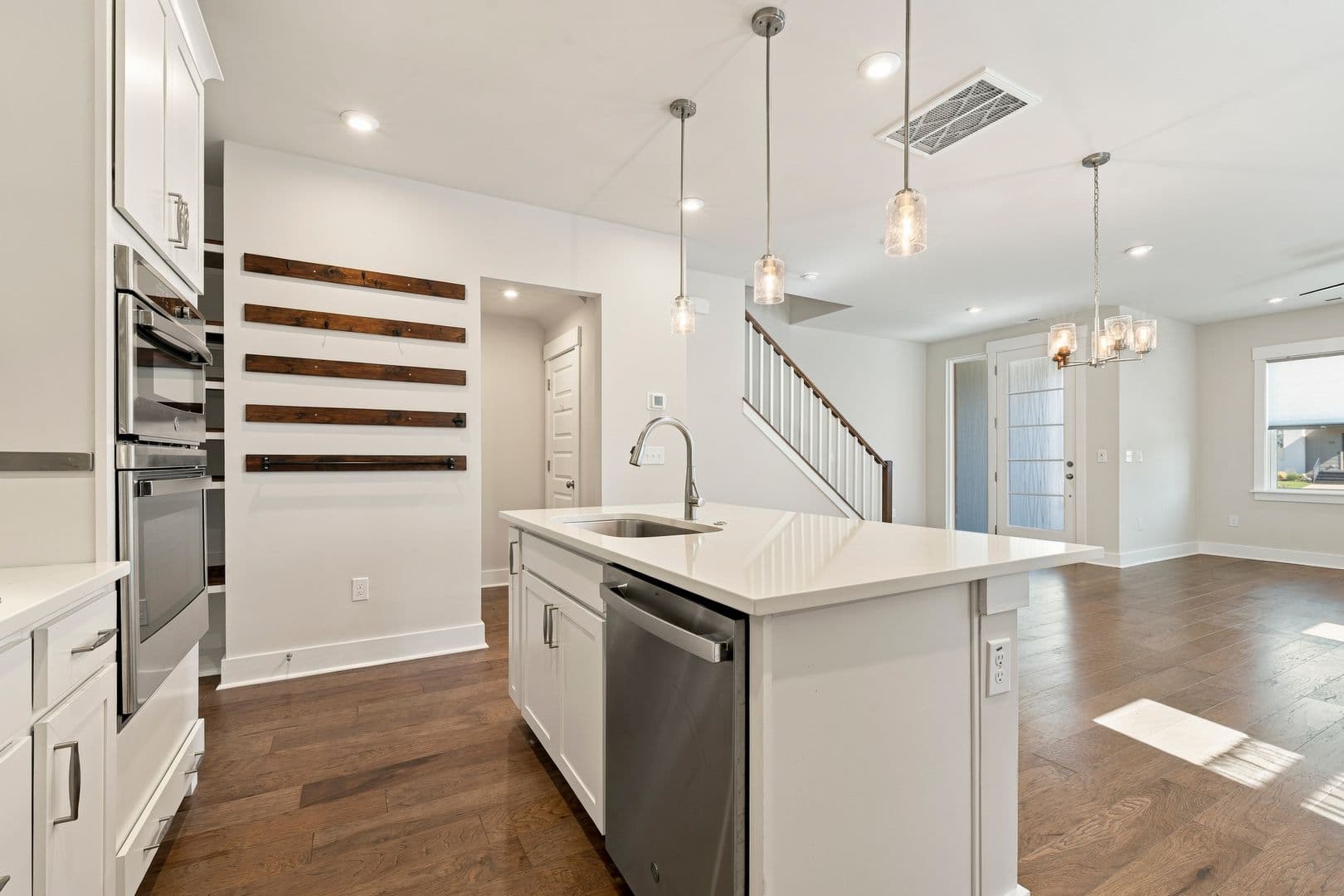Pittsboro House: 277 Wendover Pkwy