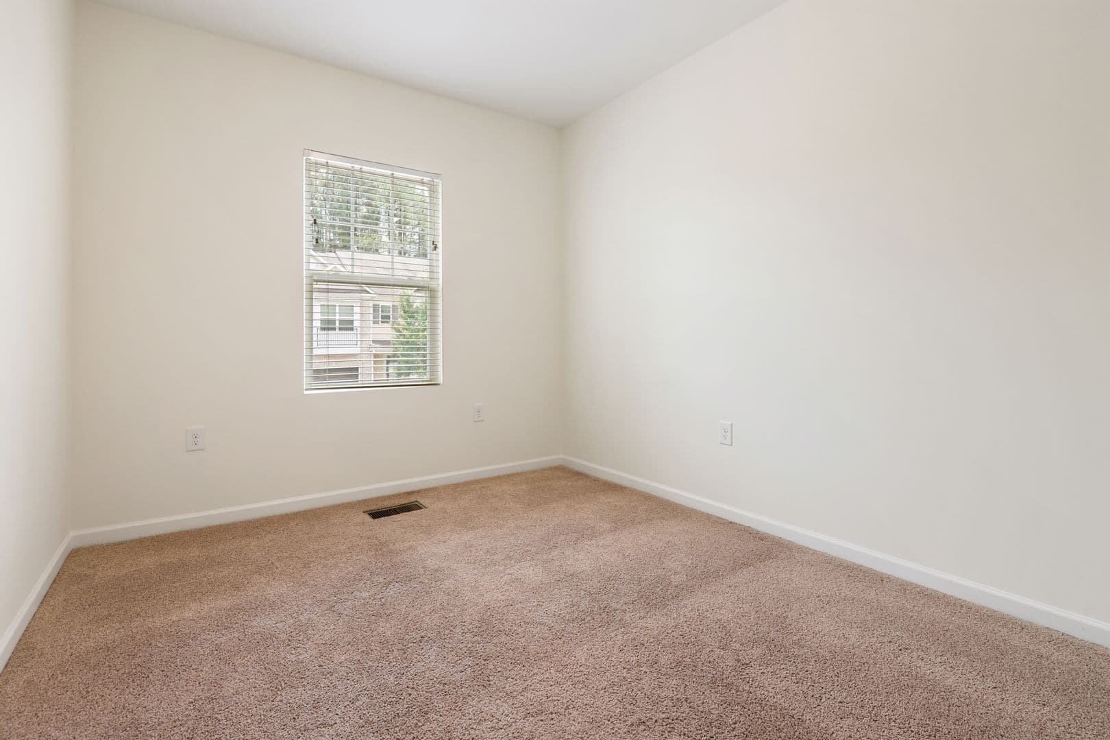 Durham Townhome: 4351 Flintlock Ln