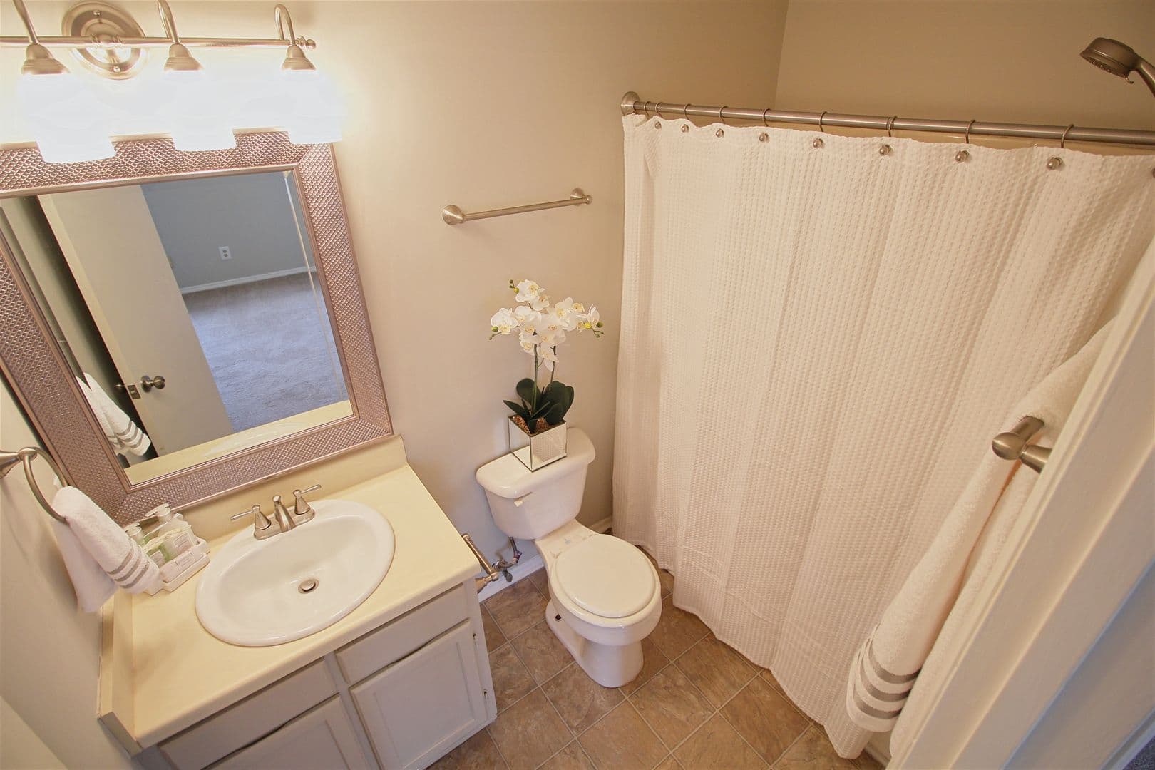 Raleigh Apartment: Pinna Ct and Hammock Pl