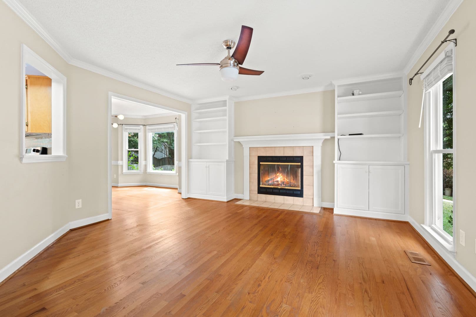 Raleigh House: 5912 Knollrock Dr