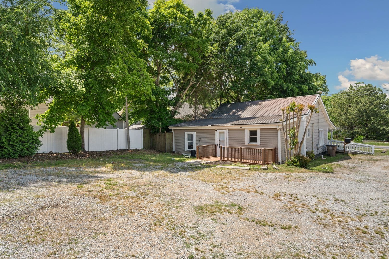 Wake Forest House: 706 N White