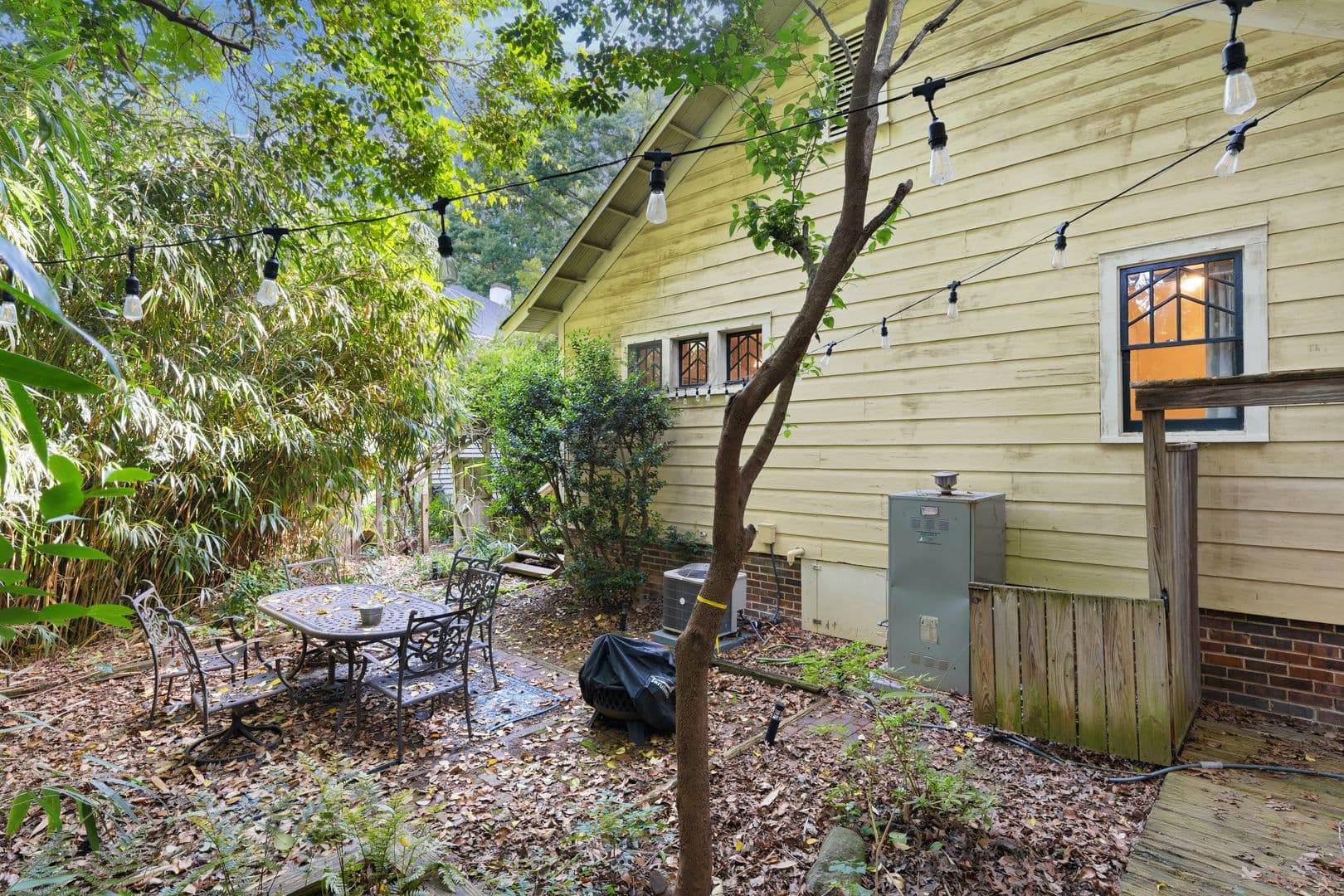 Chapel Hill House: 404 Pittsboro St