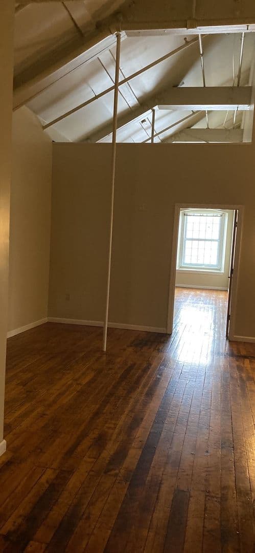 New Bedford Apartment: 75 Wamsutta Street