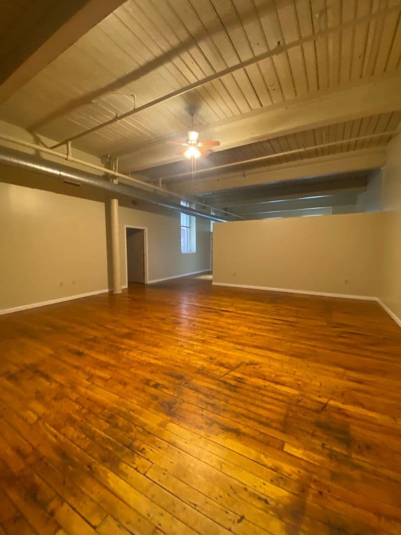 New Bedford Apartment: 75 Wamsutta Street
