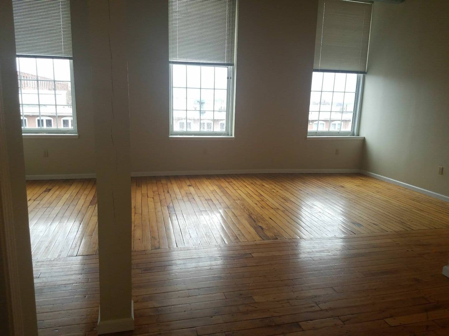 New Bedford Apartment: 75 Wamsutta Street