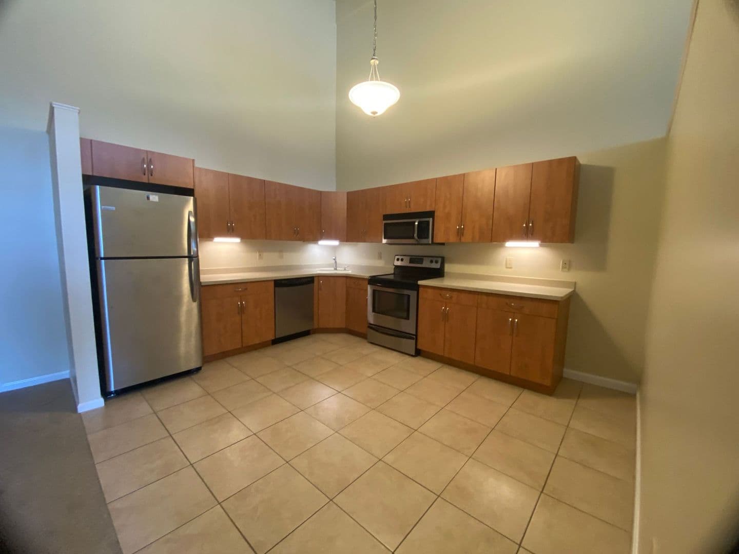 New Bedford Apartment: 75 Wamsutta Street