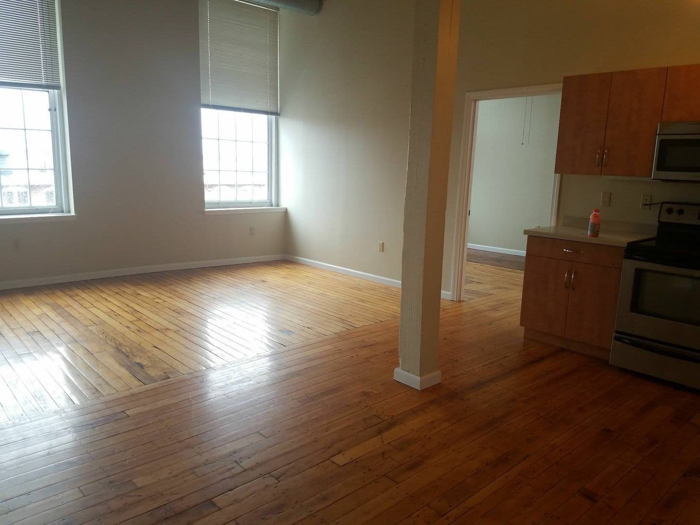 New Bedford Apartment: 75 Wamsutta Street