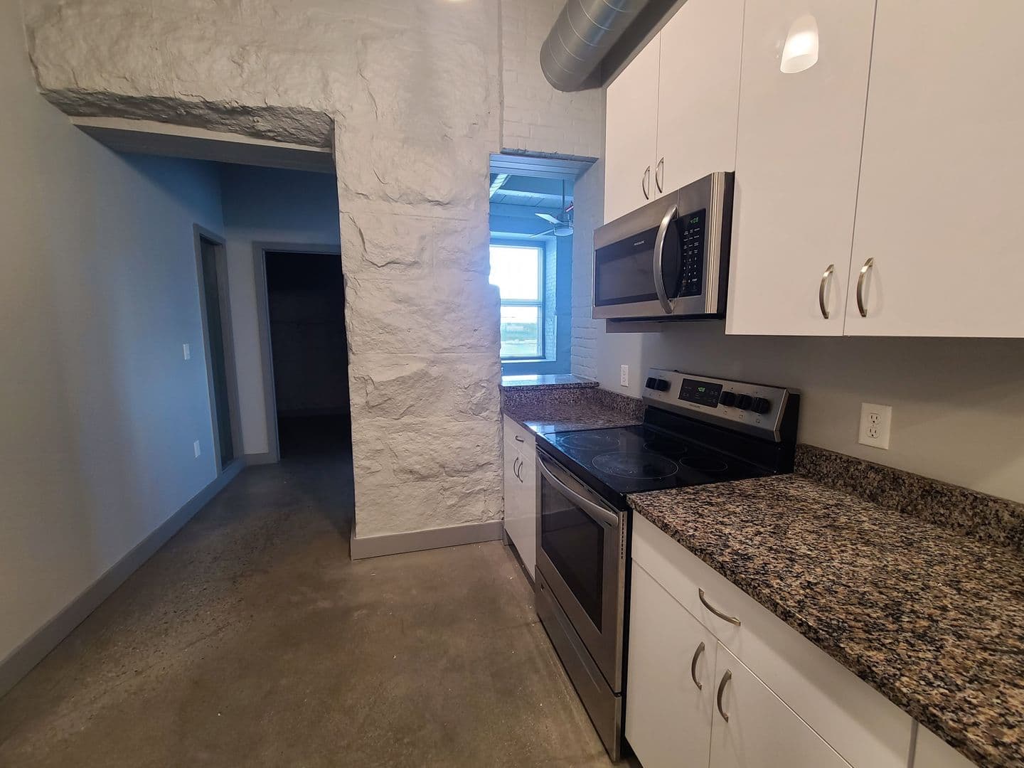 New Bedford Apartment: 55 Wamsutta Street