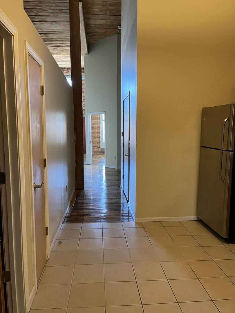 New Bedford Apartment: 10 Manomet Street