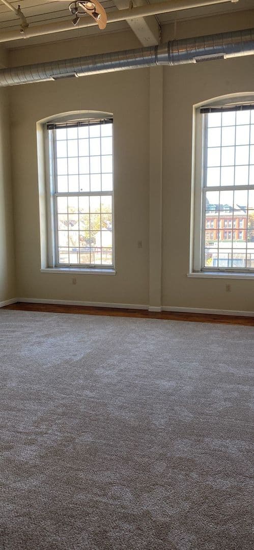 New Bedford Apartment: 75 Wamsutta Street