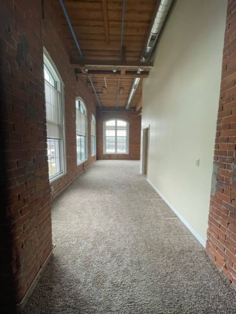 New Bedford Apartment: 10 Manomet Street