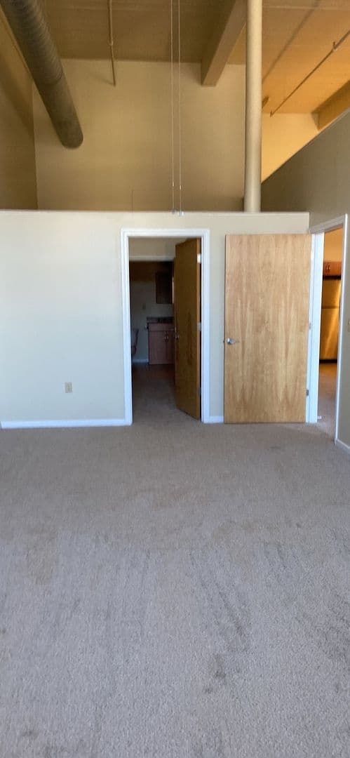 New Bedford Apartment: 75 Wamsutta Street