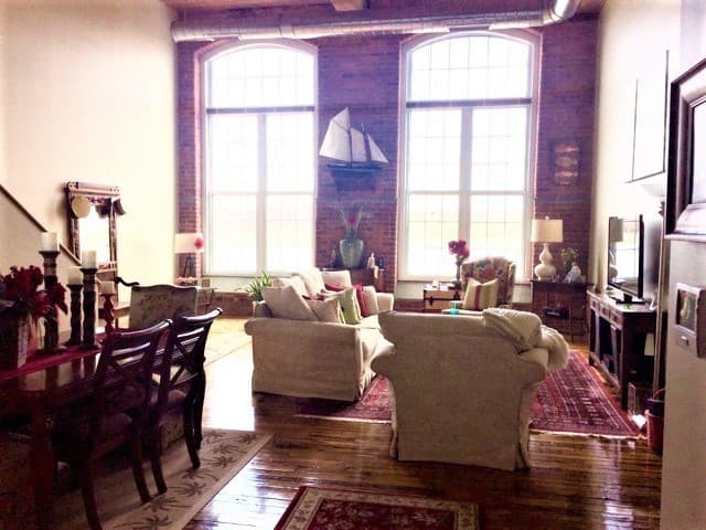 New Bedford Apartment: 10 Manomet Street