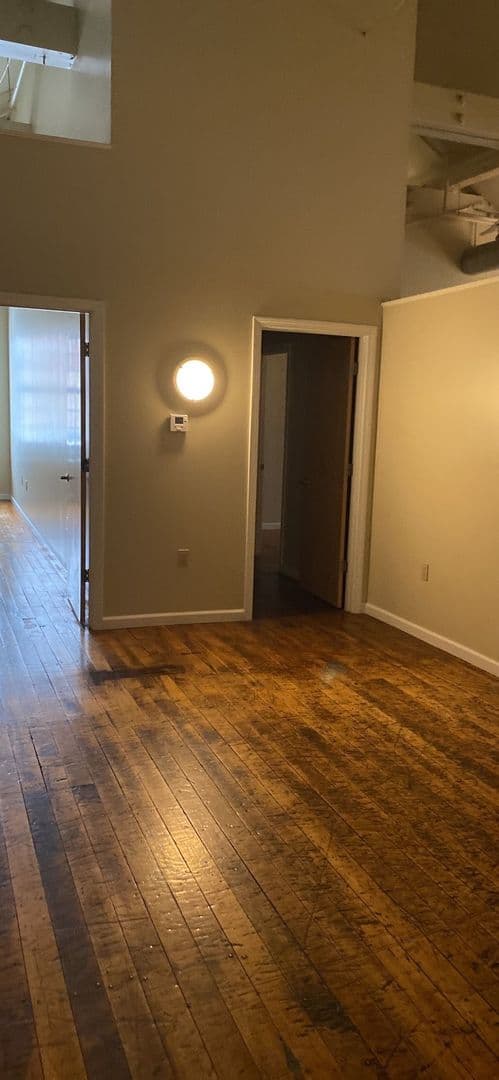 New Bedford Apartment: 75 Wamsutta Street