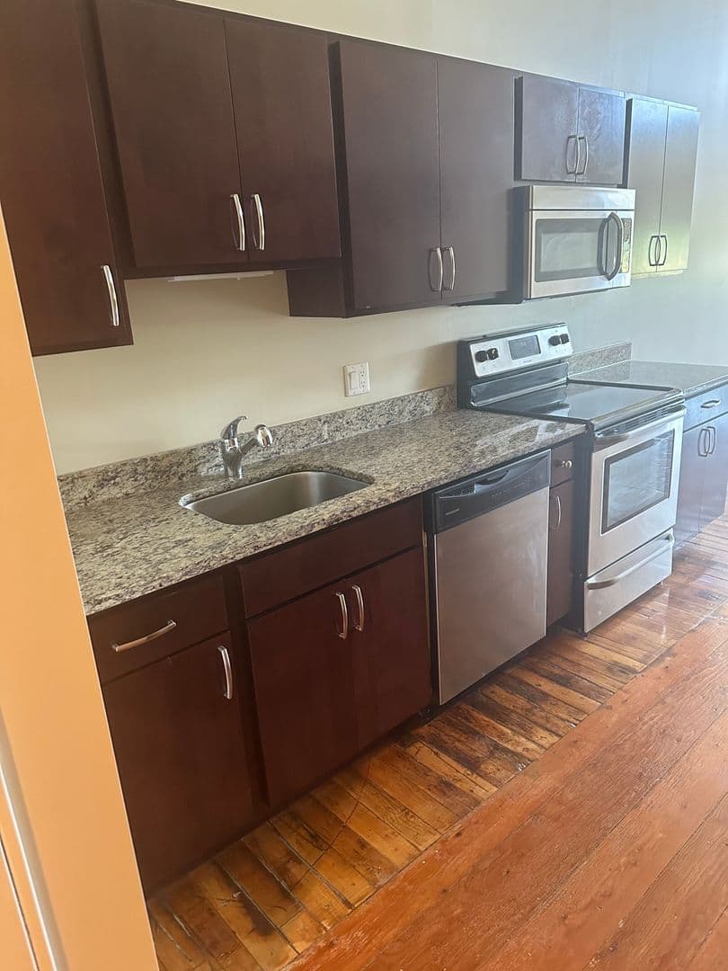 New Bedford Apartment: 200 Riverside Ave.