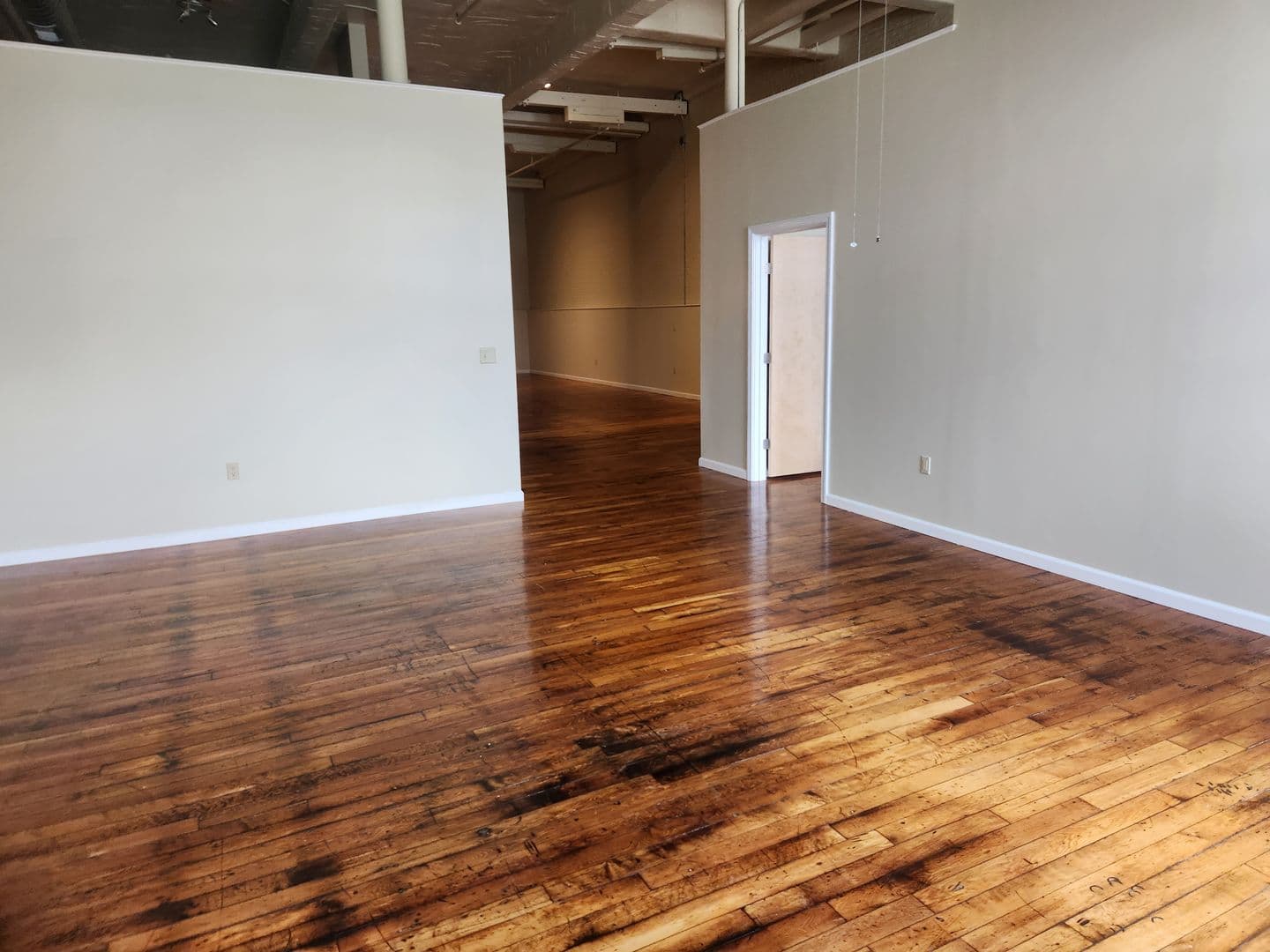 New Bedford Apartment: 75 Wamsutta Street