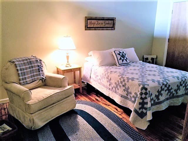 New Bedford Apartment: 10 Manomet Street