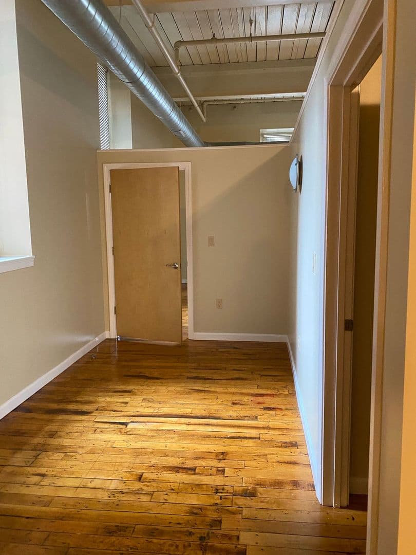 New Bedford Apartment: 75 Wamsutta Street